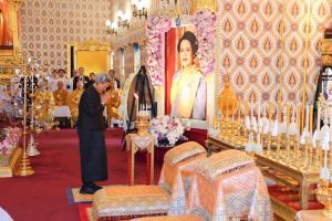 เจริญ สิริวัฒนภักดี – เครือทีซีซี ร่วมบำเพ็ญกุศลทักษิณานุปทาน ถวายพระบรมศพ พระบรมราชชนนีพันปีหลวง