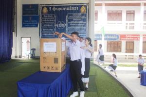 ลาวรณรงค์ไม่ให้ “เด็กจบ ม.ปลาย” เซ็นชื่อบนชุด นร. แต่ให้บริจาคต่อแก่รุ่นน้องที่ขาดแคลน