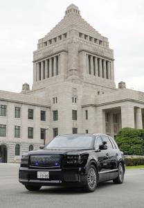 นายกญี่ปุ่นอัพเกรดรถประจำตำแหน่ง Toyota Century SUV สุดหรู