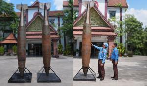 กัมพูชาจัดโชว์ซากระเบิด MK-84 อ้างทิ้งมาจาก F-16 ของไทยระหว่างรุกรานเขมร
