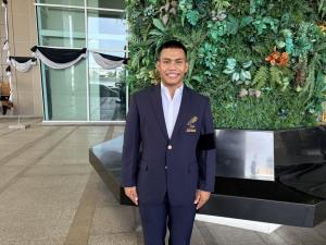 “วีรพล” นำทัพไทยเข้ารับถ้วยรางวัลพระราชทานของพระบาทสมเด็จพระเจ้าอยู่หัวจากองคมนตรี