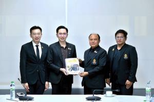 "ยศชนัน" คุย "เทคโนปทุมวัน" เริ่มต้นเคลียร์ความขัดแย้งข้ามสถาบัน ชู "ปทุมวันโมเดล 3 ป. 1 พ." พร้อมดันเรียนไฮบริดลดเผชิญหน้า-สร้างรายได้