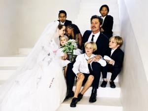 จุดจบครอบครัวในฝันของฮอลลีวูด "แบรด พิตต์" เผชิญชีวิตเศร้า ลูกทั้ง 6 คนค่อย ๆ หันหลังให้พ่อ