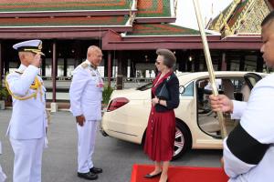 เจ้าหญิงแอนน์ และพระสวามีประทับเรือเพื่อทอดพระเนตรทัศนียภาพแม่น้ำเจ้าพระยา