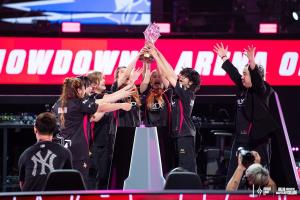 ทีมไทยเขย่าศึกฉลอง 10 ปี RoV 'eArena' สร้างประวัติศาสตร์ แชมป์ 'Queens Showdown' ครั้งแรก 'Bacon Time' คว้ารองแชมป์ 'APL 2026'