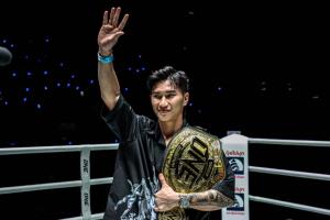"ตะวันฉาย" สละแชมป์โลกมวยไทย ONE เลื่อนสถานะ "นิโค" ครองบัลลังก์แทน