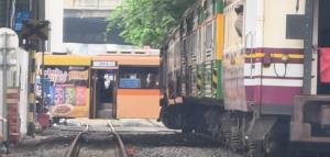 ขสมก. สั่งฟันโชเฟอร์ ปอ.204 จอดคร่อมรางรถไฟราชปรารภ แจงเหตุจราจรชะงักกะทันหัน พร้อมขออภัยประชาชน