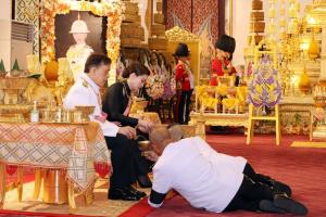 ในหลวง-พระราชินี เสด็จฯไปทรงบำเพ็ญพระราชกุศลปัญญาสมวาร (50วัน) พระราชทานพระศพ “พระองค์ภา”