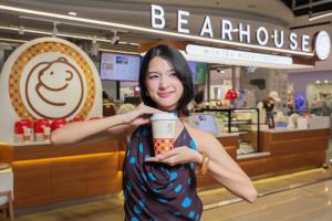 เครื่องดื่มนมสุดพิเศษจาก 12 ร้านดัง กับแคมเปญ “MEGA MILK IN BLOOM”