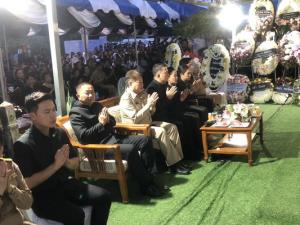ผู้ว่าฯกาฬสินธุ์ นำสวดอภิธรรม “ฮลุน โซโล่” คืนสุดท้าย ยกเป็นบุคคลทรงคุณค่า-สร้างแรงบันดาลใจเด็กไทย