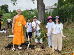 วัดพระธรรมกายรวมพลัง 180 เยาวชนจาก 17 สถาบัน ร่วมปลูกต้นไม้เฉลิมพระเกียรติ 12 สิงหา