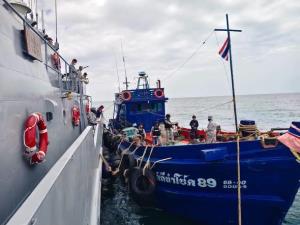 ทัพเรือภาค 1 สกัดเรือ “ริสกีนำโชค 89” ซุกดีเซล 6 หมื่นลิตรกลางอ่าวไทย