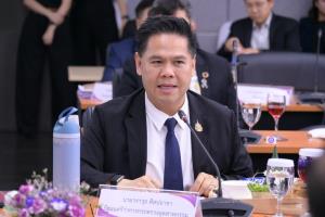 “วราวุธ”ยกระดับSMEสู่ซัพพลายเชนอุตฯใหม่ ยันไม่ทิ้งยานยนต์สันดาปภายใน-กล่อมโตโยต้าอยู่ต่อ