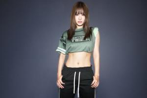MOMO วง TWICE อวดเสน่ห์ผ่าน DENIVITA