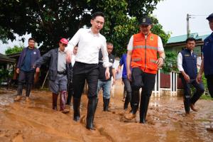 "ยศชนัน" สั่งการ “อว.ส่วนหน้า- ทุกหน่วยงานในสังกัด”  รับมืออุทกภัย-น้ำป่าไหลหลาก 3 จังหวัดภาคเหนือ น่าน-พะเยา-ลำพูน พร้อมยกระดับระบบเตือนภัย จัดเตรียมศูนย์พักพิงชั่วคราว