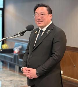 “จุลพันธ์” ถก ผอ.ใหญ่ ILO ดัน “เพิ่มการรับรองทักษะแรงงานไทย-ลดข้อจำกัดด้านภาษา“