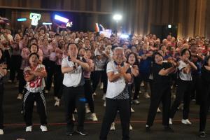 "โสภณ" มอบรางวัลแข่งเต้นแอโรบิก “ประกวดคนสภาไร้พุง”    หนุนบุคลากรสุขภาพดี-สามัคคี เตรียมต่อยอดกิจกรรมปีหน้า