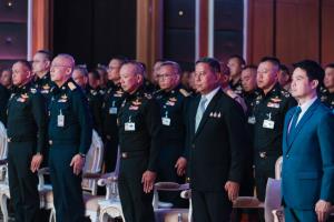 'รมว.กห.' ปลุกวิธีคิดผู้นำบนเวที วปอ.บอ. รุ่น 3 ดัน ’THAIs : Five Forces, One Future‘ ปั้น 5 ขีดความสามารถประเทศ