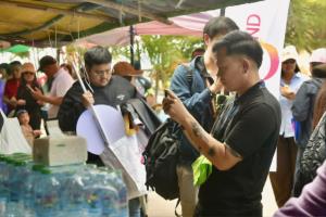 รองโฆษกฯ นำคณะสื่อลงเกาะยอ สัมผัสเสน่ห์ท่องเที่ยวเชิงศาสนา–วัฒนธรรม ชูวัดพระนอนวัดแหลมพ้อ–ผ้าทอ ซอฟต์พาวเวอร์สงขลา