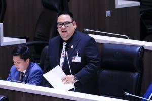 “ปิยวัฒน์” จี้รัฐบาลเร่งแก้ปัญหาราคากุ้ง–ปลาตกต่ำ พร้อมทวงความชัดเจนเงินเยียวยาชาวนาไร่ละ 1,000 บาท