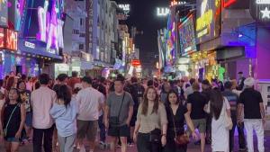 Walking Street ฟื้น นักท่องเที่ยวหนาตา ผู้ประกอบการยิ้มออก หลังเงียบเหงามานาน