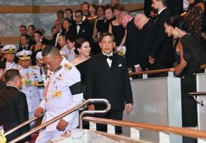 ในหลวง-พระราชินี ทอดพระเนตรการแสดงคอนเสิร์ต “โอเปรา โกส์ ทู ฮอลลีวูด”เนื่องในโอกาสมหามงคลเฉลิมพระชนมพรรษา