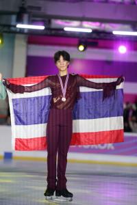 “ฮิโระ" คว้าเหรียญประวัติศาสตร์ ฟิกเกอร์สเก็ตจูเนียร์กรังด์ปรีซ์