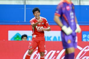“วีระเทพ” เหมาสอง “ฐิติพันธ์” ยิงหนึ่ง แข้งเทพเปิดบ้านชนะ ศรีสะเกษ ยูไนเต็ด 3-1