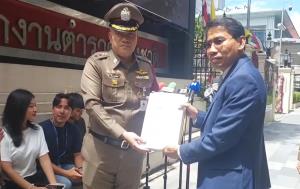 ช่างกล้า! “ณัฐวุฒิ” อ้างคลิปผลัก “สมชัย” หน้า สน.เป็น AI ตัดต่อ-ยื่นร้อง ผบ.ตร.ขอหมายจับ “อดีต กกต.- ยิ่งชีพ” กับพวก หวั่นหลบหนี