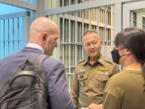 ตร.ไทยจับมือสถานทูตอังกฤษ ยกระดับมาตรฐานควบคุมตัวผู้ต้องหา มุ่งลดการสูญเสีย-คุ้มครองสิทธิมนุษยชน