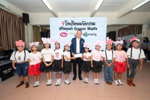 “น้ำมันพืชกุ๊ก” ยกระดับสิ่งแวดล้อมโรงเรือนนวัตกรรมสร้างคุณค่า Organic Waste ร.ร. คลองนาเกลือน้อย