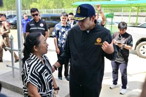 ‘เจเศรษฐ์’ รุดลงพื้นที่หนองปลาไหล! หลังสายตรงหาผู้ว่าฯ ชลบุรี สั่งเร่งช่วยเหลือด่วน-ดูแลครูนักเรียน