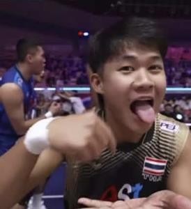 ลูกยางหนุ่มไทยเคลียร์ดราม่าท่ากินบะหมี่ แค่ทำตามอิโมจิแคม ยันไร้เจตนาเหยียดไต้หวัน