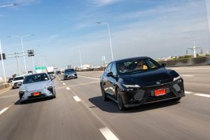 Lexus ES350e VS RZ500e ไลฟ์สไตล์ใหม่ คันไหนโดนใจกว่า