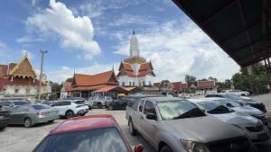 คนแห่เข้าวัดแน่น! พุทไธศวรรย์คึกคักผิดตาหลัง ‘สมีโชติ’ เป็นข่าว