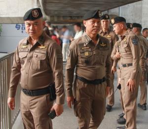 ผบช.น.นำตำรวจควบคุมฝูงชนดูแลความเรียบร้อยการจัดกิจกรรม ที่บริเวณสกายวอร์ก