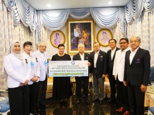คณะผู้บริหารโรงเรียนการบริบาล เดอะ พาเร้นส์ เข้าพบ พลเอกสุรยุทธ์ จุลานนท์ ณ มูลนิธิรัฐบุรุษ มอบทุน “สานใจไทย” สนับสนุนเยาวชนสู่บุคลากรสุขภาพคุณภาพของประเทศ