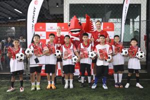 “LFC Soccer Clinic presented by Japan Airlines” สร้างแรงบันดาลใจให้เยาวชนรุ่นใหม่ พร้อมสองตำนาน ซามี่ ฮูเปีย และ นาตาชา โดวี่