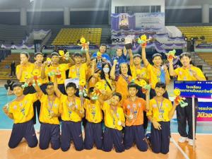 &amp;#8203;หัวใจไม่เคยยอมแพ้! “โรงเรียนนาจานโนนนาโพธิ์” ตั้งเป้าเข้ารอบประเทศศึกลูกยาง PMYC