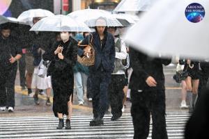 ญี่ปุ่นจ่อรับ “ไต้ฝุ่นตู้เจวียน” ขึ้นฝั่ง ฝนตกหนัก ยกเลิกเที่ยวบินอื้อเกือบ 300 ไฟลท์รวม JAL และออลนิปปอนแอร์เวย์ส