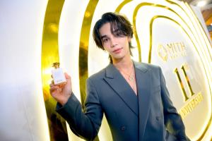 “เจฟ ซาเตอร์” นำทีมพรีเซนเตอร์ครอบครัว MITH แท็กทีม “เก่ง-น้ำปิง-เติ้ล-เฟิร์สวัน” ฉลอง 11 ปี เล่นใหญ่! เนรมิตแลนด์มาร์กแห่งกลิ่นหอมใจกลางเมือง พร้อมเปิดตัว “POLITE” กลิ่นใหม่