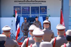 “พล.ต.ท.ไตรรงค์” ตรวจเยี่ยม ตม.นครพนม ย้ำตำรวจด่านหน้าคัดกรองเข้ม–บริการด้วยไมตรีจิต