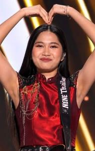 มาจากจินตนาการคนนี้นี่เอง  เผยที่มาชุด ขึ้นแสดง ของเนเน่ บนเวที รอบชิง “ROCK STRONG — RED COMMANDER”