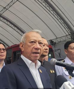 ขสมก.ลุยเปลี่ยนรถเมล์ EV 2,320 คัน วงเงิน 2.3 หมื่นล้าน ตั้งเป้าปี 73 เลิกขาดทุน “พิพัฒน์”เร่งถกคลังเยียวยาค่าตั๋ว เลิกรถร้อนต้องไม่กระทบผู้มีรายได้น้อย
