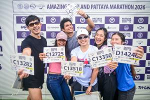AMAZING THAILAND PATTAYA MARATHON 2026 นักวิ่งแห่รับอุปกรณ์คึกคัก ผู้จัดยืนยันจัดงานตามกำหนดการเดิม