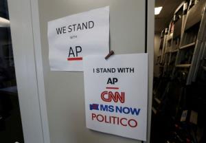 ทรัมป์เงิบอีกรอบ!ทำเนียบขาวจำใจปลดแบน'CNN-MS NOW-Politico' หลังศาลชี้เข้าข่ายละเมิดรัฐธรรมนูญ