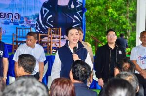 “สุขสมรวย" ลุยจันทบุรี หนุนกองทุนหมู่บ้าน รับฟังชาวสวนผลไม้ เร่งดันระบบน้ำเกษตรมีประสิทธิภาพ