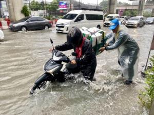 ทัพภาค 1 ไม่รอประกาศ “มหาอุทกภัย” จัดกำลังช่วย ปชช. แจ้งวัฒนะ–ปากเกร็ด นนทบุรี