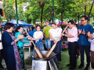โรงเรียนคลองต้นไทร (สุขล้อมอุทิศ) จัดงานบุญเดือนสิบ ครั้งที่ 22 ย้อนยุควิถีสารทไทยอุ่นไอท้องทุ่ง