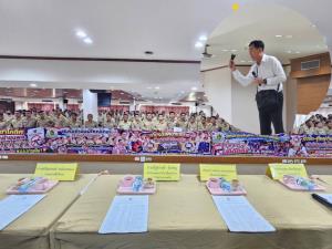 ‘เรวัช’ลั่นจะให้เอาหนังสติ๊กปราบคนร้าย!?กำนัน-ผญบ.17 เหนือ ไม่รับเงินแทนปืนเป็นรางวัล “แหนบทองคำ”